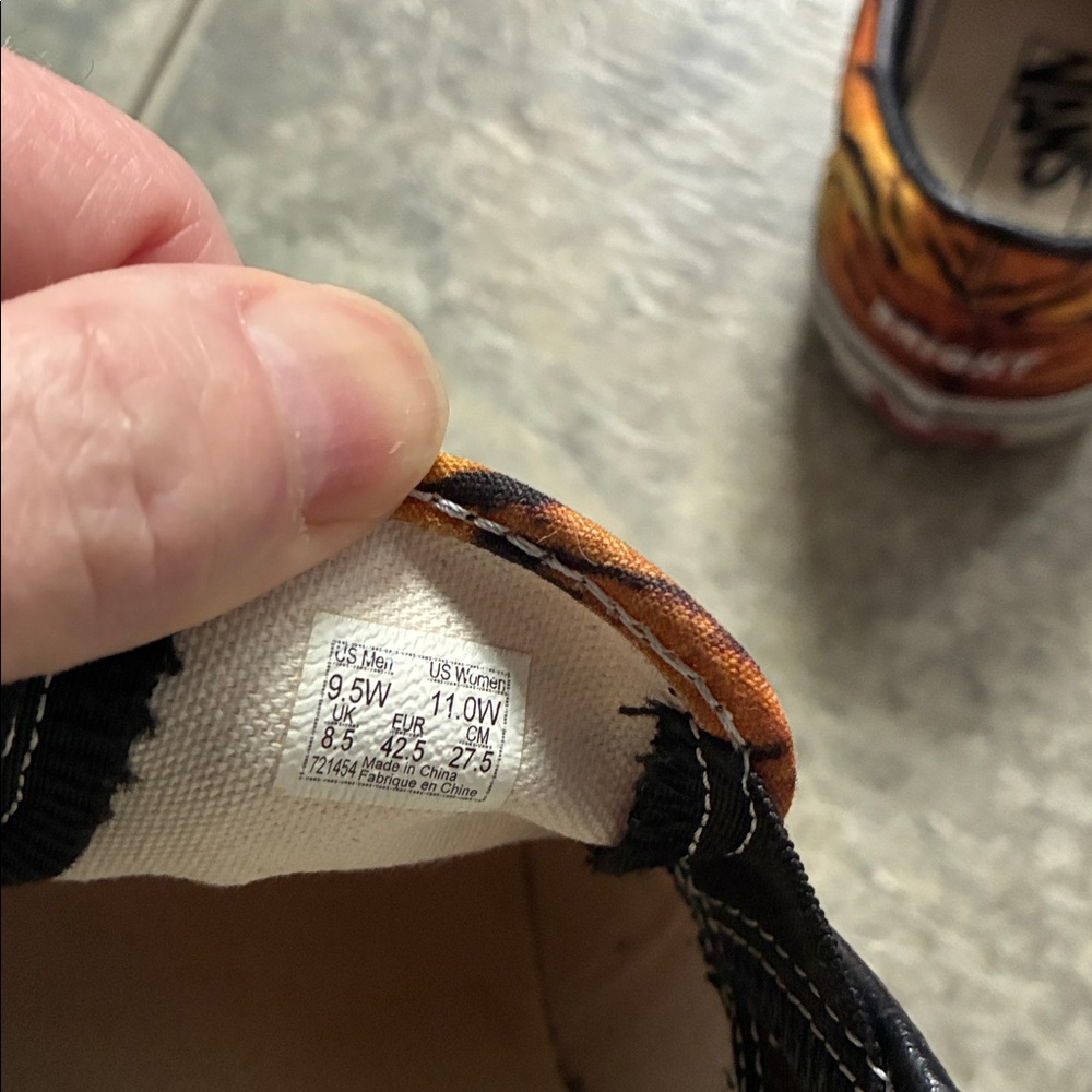 Vans Men's Orange Tiger Print Slip-On Sneakers. Logo BURN BRIGHT - Picture 3 of 6